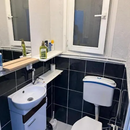 Kadikoey Vandrerhjem *